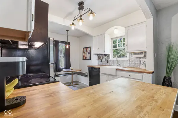 526 Kessler Boulevard East DR, Indianapolis, IN 46220