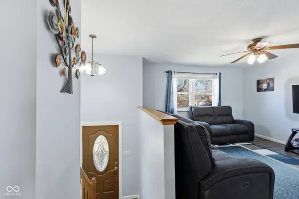 3911 Mistletoe DR, Indianapolis, IN 46237