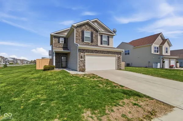 5760 White Pine RD, Whitestown, IN 46075