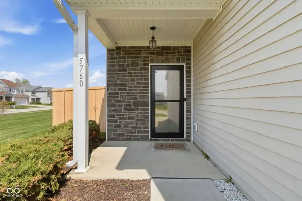 5760 White Pine RD, Whitestown, IN 46075