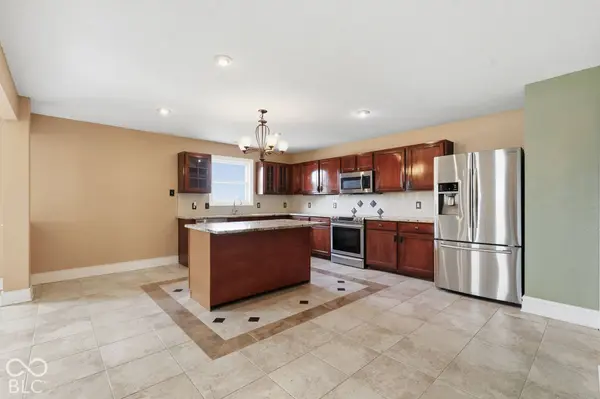 3254 Cork Bend DR, Indianapolis, IN 46239