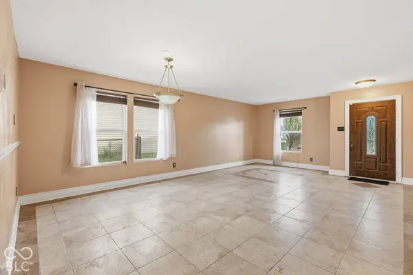 3254 Cork Bend DR, Indianapolis, IN 46239