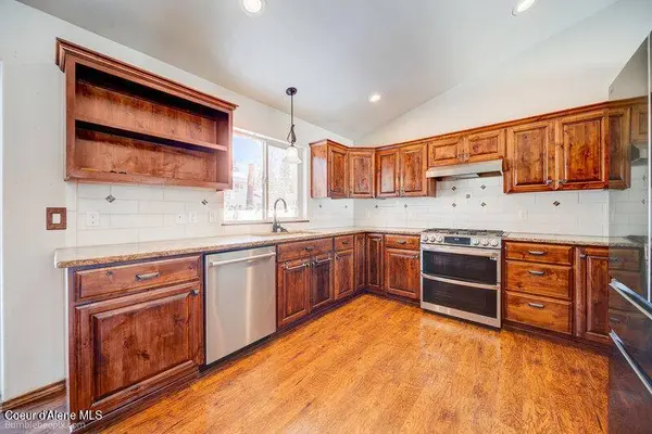 5013 E MOSSBERG CIR, Post Falls, ID 83854