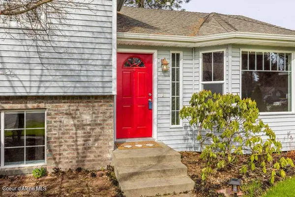 5013 E MOSSBERG CIR, Post Falls, ID 83854