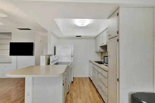 650 PINELLAS POINT DR S ##205, St Petersburg, FL 33705