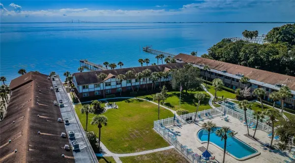 650 PINELLAS POINT DR S #216, St Petersburg, FL 33705