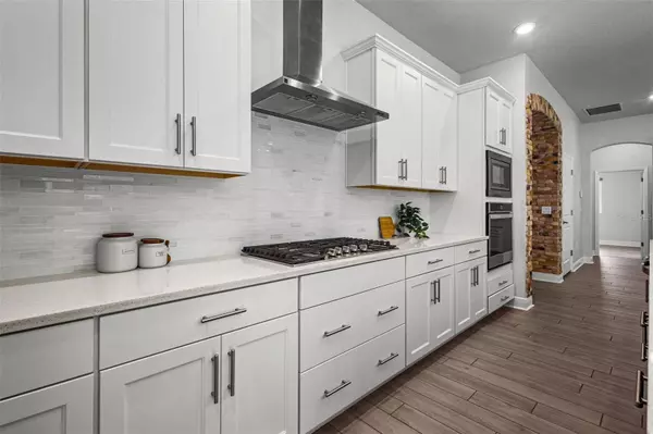 15329 RENAISSANCE AVE, Odessa, FL 33556