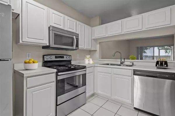 1118 KENNEWICK CT, Wesley Chapel, FL 33543