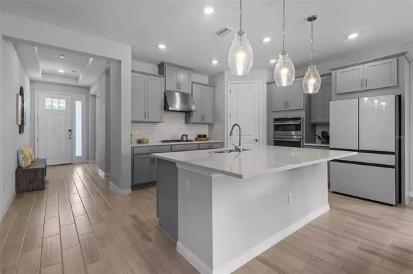 33555 MAINSTAY LN, Wesley Chapel, FL 33543