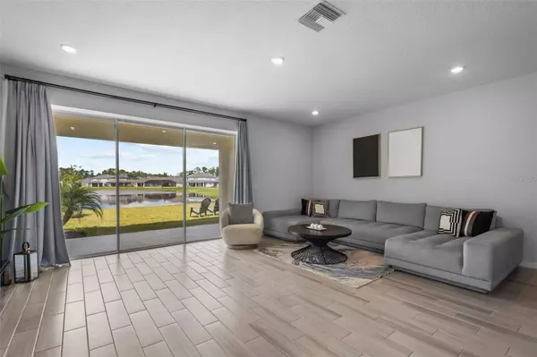 33555 MAINSTAY LN, Wesley Chapel, FL 33543