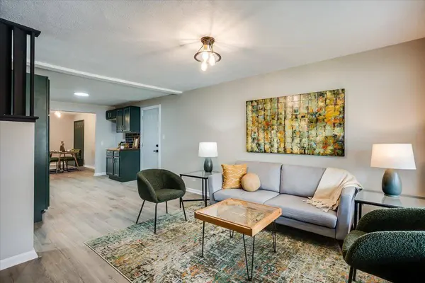 1007 Waverly St, Wichita, KS 67218