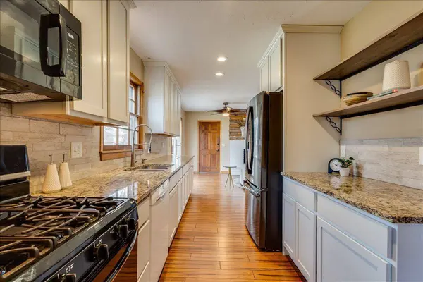 8114 E Willowbrook, Wichita, KS 67207