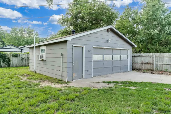 1807 N Kessler, Wichita, KS 67203