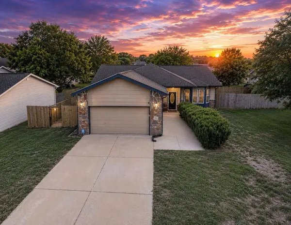 2049 S Crestline, Wichita, KS 67209