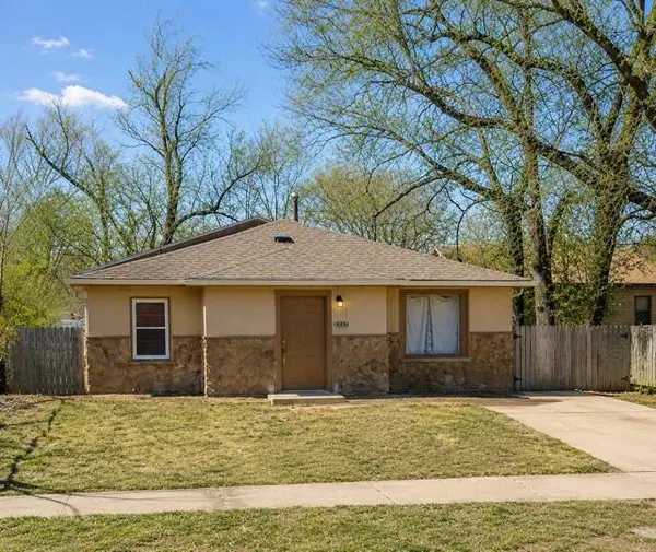 1141 N Madison