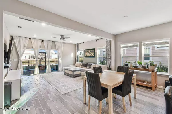 1742 AMBERLY DR, Middleburg, FL 32068