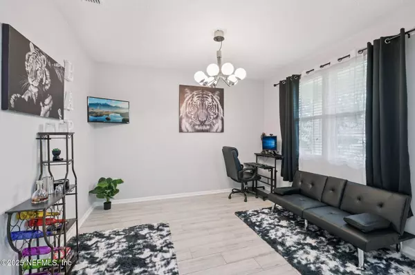 6787 SANDLE DR, Jacksonville, FL 32219