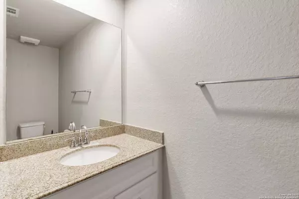 10538 Legacy Cove, San Antonio, TX 78240