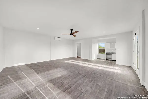 538 Ala Blanca, Lytle, TX 78052