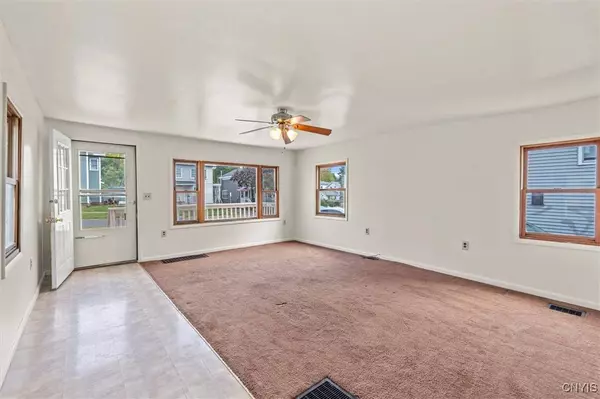 92 Ontario ST, Oswego, NY 13126