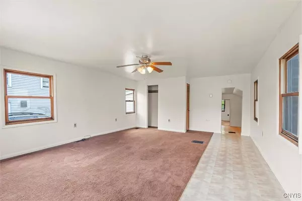 92 Ontario ST, Oswego, NY 13126