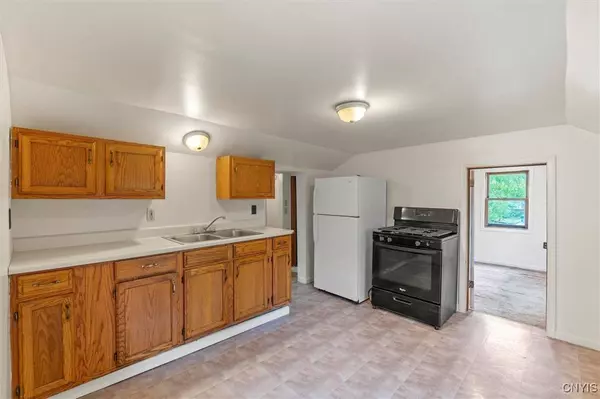 92 Ontario ST, Oswego, NY 13126