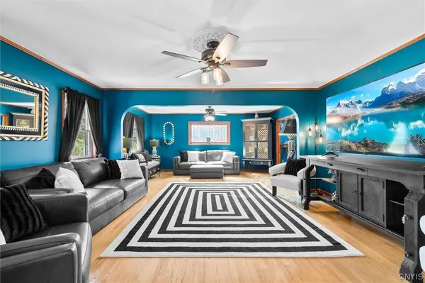 43 Lakeshore RD, Oswego, NY 13126