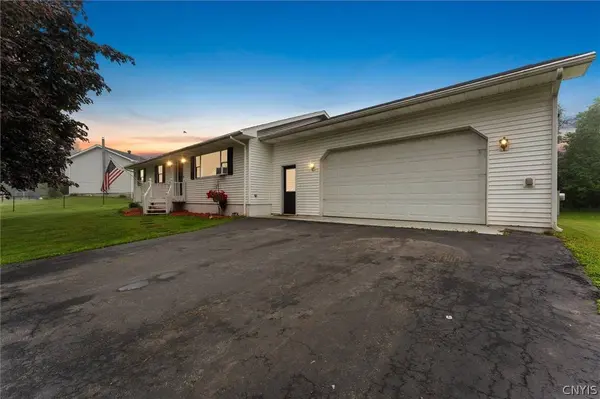 87 Skyline DR, Oswego, NY 13126