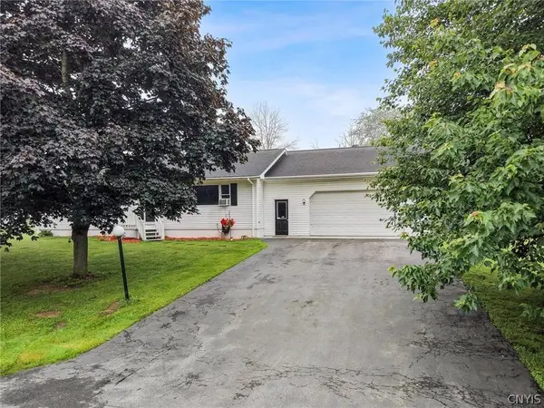 87 Skyline DR, Oswego, NY 13126