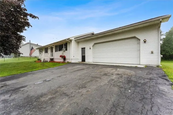 87 Skyline DR, Oswego, NY 13126