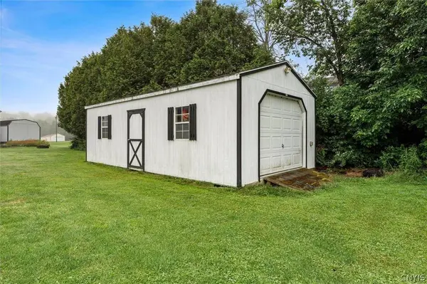 87 Skyline DR, Oswego, NY 13126
