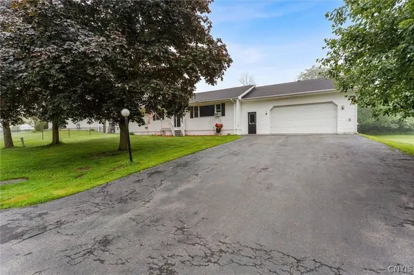 87 Skyline DR, Oswego, NY 13126