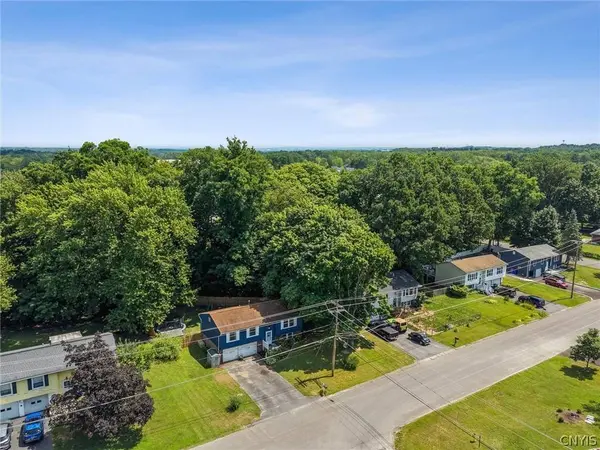 213 Birchwood BLVD, Baldwinsville, NY 13027