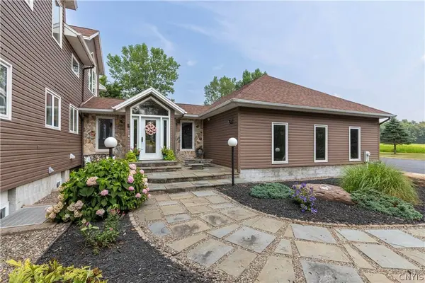 64 Ostrander DR, Phoenix, NY 13135