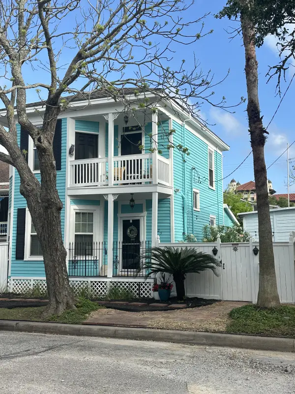 2925 Avenue O, Galveston, TX 77550-6845