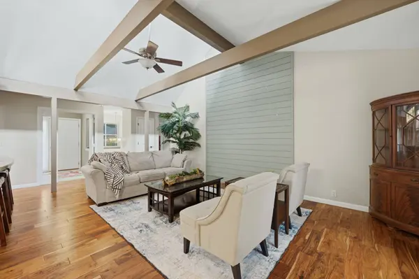 1325 N Split Rail, Derby, KS 67037