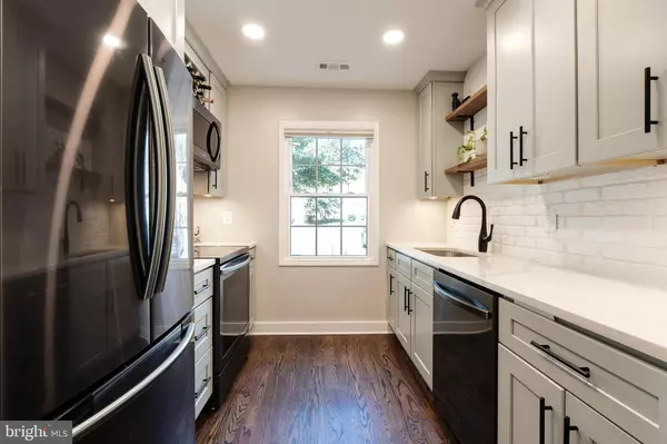 5829 REXFORD DR #713, Springfield, VA 22152