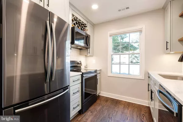 5829 REXFORD DR #713, Springfield, VA 22152