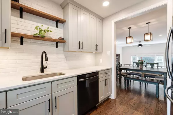 5829 REXFORD DR #713, Springfield, VA 22152