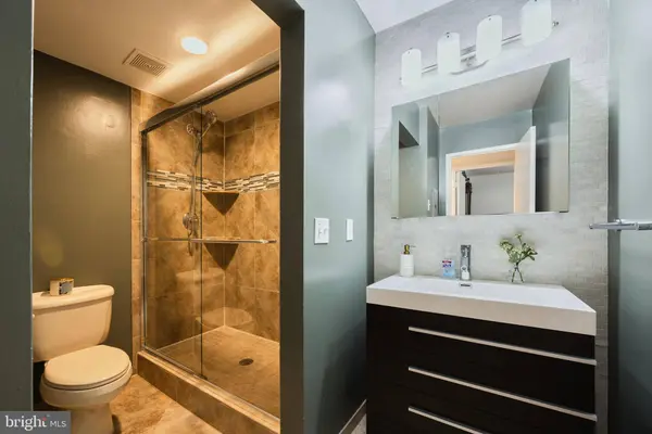1643 PARKCREST CIR #7C/201, Reston, VA 20190