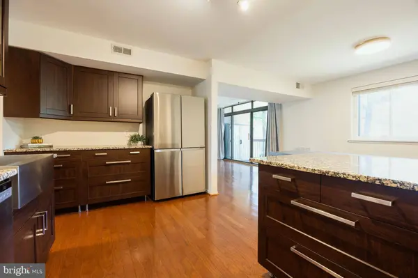 1643 PARKCREST CIR #7C/201, Reston, VA 20190