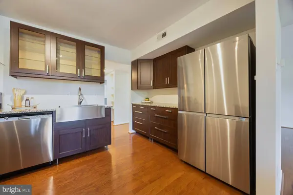 1643 PARKCREST CIR #7C/201, Reston, VA 20190