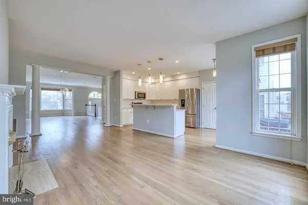 5742 GOVERNORS POND CIR, Alexandria, VA 22310