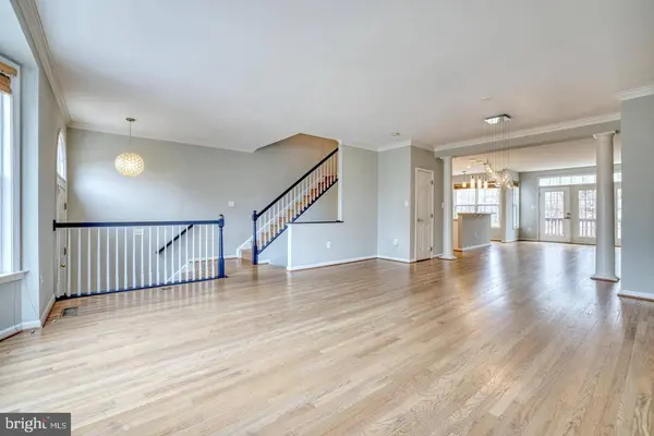 5742 GOVERNORS POND CIR, Alexandria, VA 22310