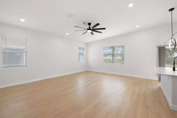 1625 39TH ST S, St Petersburg, FL 33711