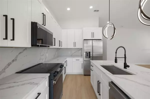 1625 39TH ST S, St Petersburg, FL 33711