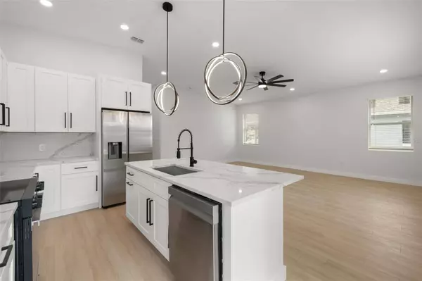 1625 39TH ST S, St Petersburg, FL 33711