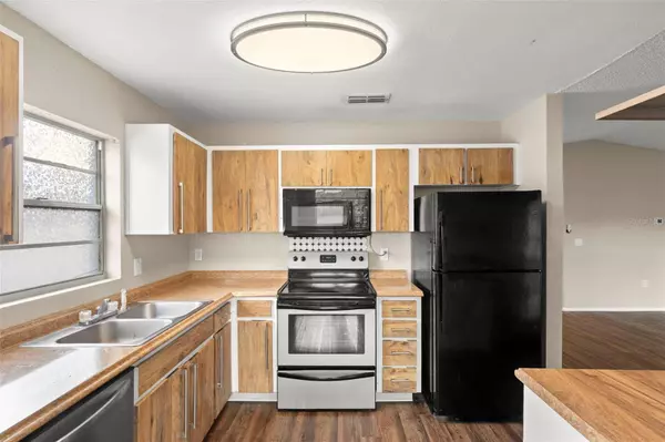 1421 VINETREE DR, Brandon, FL 33510