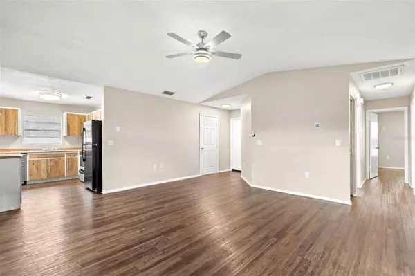 1421 VINETREE DR, Brandon, FL 33510