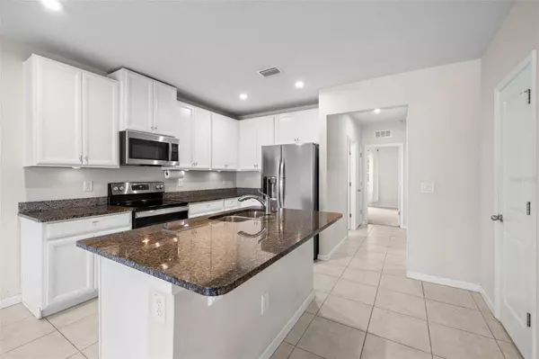 17742 TURNING LEAF CIR, Land O Lakes, FL 34638